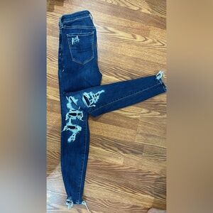 American Eagle jeans: Size 6 ONLY WORN ONCE